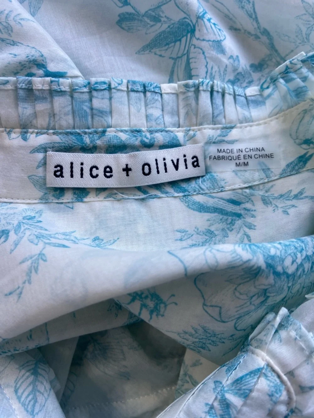 Alice + Olivia Kurt Ruffle Pintuck Blouse Antique Butterfly Off White M Silk - Picture 7 of 11